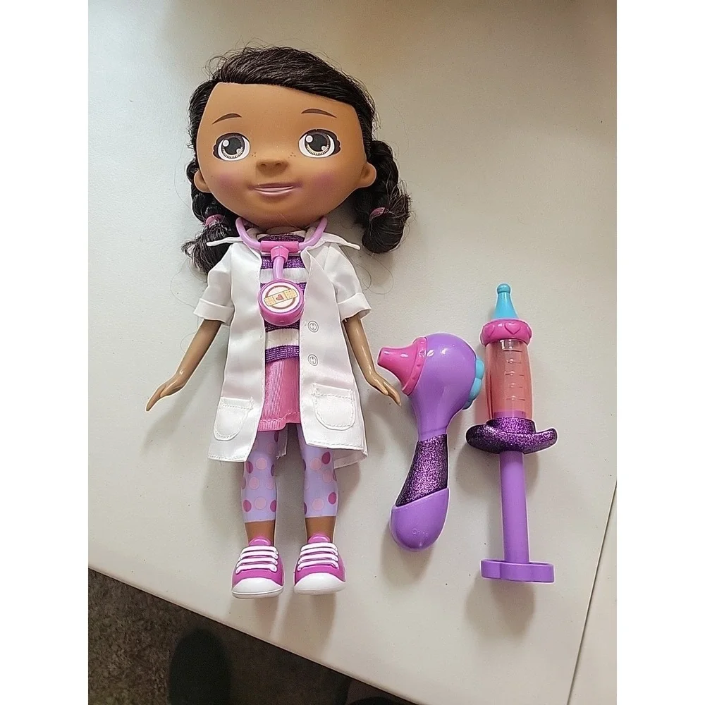 Doc McStuffins Toy Hospital‎ Doc 8.5 Inch Articulated Doll With Stethoscope